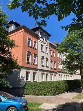 IMG_1841 - Großzügige 2-Zimmer mit Laminat, Wannenbad, SP und Balkon in ruhiger Lage! EBK mgl.