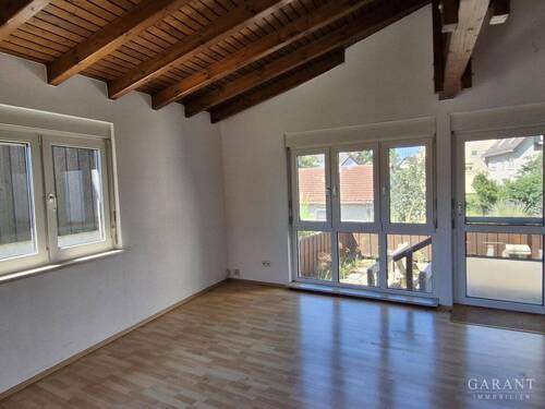 Wohnraum - 9 Zimmer Einfamilienhaus zum Kaufen in Börtlingen