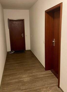 Wohnungstür - Wohnung rechts - 