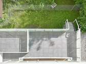 Große Terrasse mit Gartenzugang - 