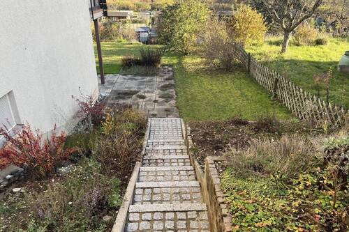 Treppe in den Garten - 