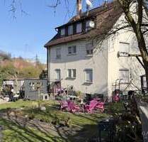 Sanierungsbedürftiges 3-Familienhaus mit großem Grundstück und Garage sowie zwei Außenstellplätzen! - Murrhardt