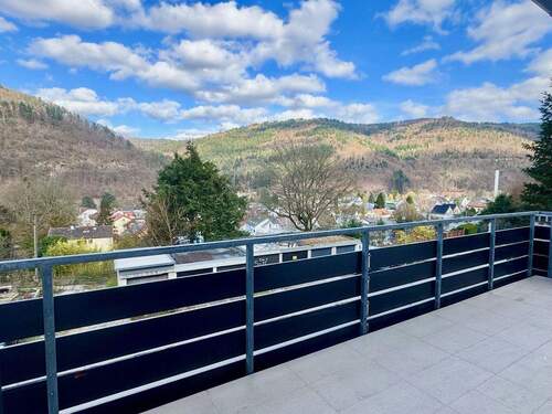 Traumaussicht - TRADITIONELL: TRAUMAUSSICHT, GROSSES FAMILIENHAUS, EINBAUKÜCHE, 2 STELLPLÄTZE