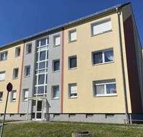 Modern und gepflegt! 4-Raumwohnung mit Einbauküche, Balkon und Stellplatz in Riesa-Weida!