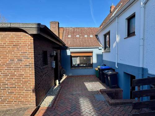 Innenhof - Mehrfamilienhaus, Wohnhaus mit 156,00 m&sup2; in Eutin zum Kaufen