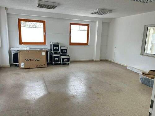 Bürozimmer im EG - Büro mit 200,00 m&sup2; in Lichtenau zur Miete