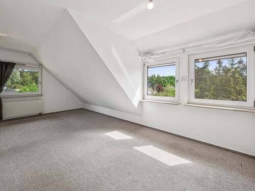 Geräumiges Schlafzimmer - 