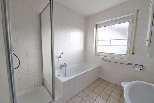 Badezimmer - 2 Zimmer Etagenwohnung in Lage