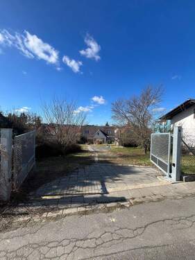 Einfahrt Grundstück - 