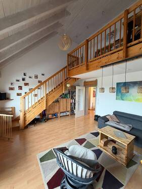 Wohnen - Großzügige und helle 3-Zimmer-Galeriewohnung mit gemütlicher Loggia - Leinburg