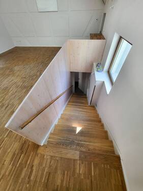 Treppenaufgang - 3 Zimmer Büro in Taucha