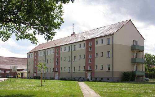 Außenansicht - 3 Zimmer Etagenwohnung zur Miete in Pessin