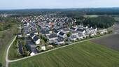 roth-eckersmuehlen-v05-drohne-02-final-hq.jpg - Erstbezug! Hochwertig ausgestattetes RMH im familienfreundlichen Neubaugebiet!