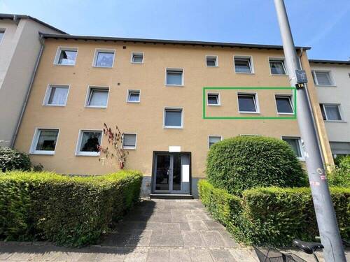 Hausansicht - 3 Zimmer Etagenwohnung in Köln