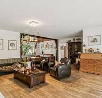 Großzügiges Einfamilienhaus mit 10.000 m² Grundstück & Wintergarten - Bissendorf Himbergen