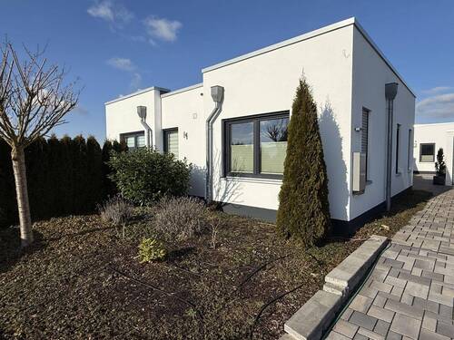 Außenansicht - Exklusives KFW 55 Niedrigenergiehaus im Bauhaus-Stil Am Kammerberg