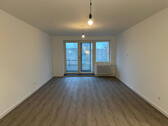 Zimmer 1 (Wohnbereich) - 3 Zimmer Etagenwohnung in Berlin