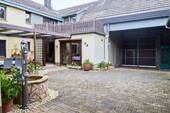 Innenhof - Charmanter Vierkanthof mit Innenhof, Balkon und großem Garten!
