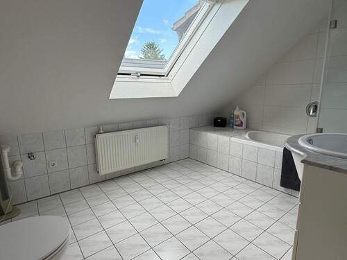 Helles Bad.JPG - 2 Zimmer Etagenwohnung in Willstätt