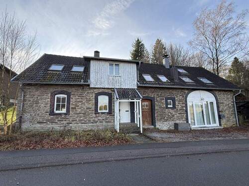 Straßenansicht - 6 Zimmer Einfamilienhaus zum Kaufen in Monschau / Kalterherberg