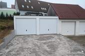 Zwei Garagen - 