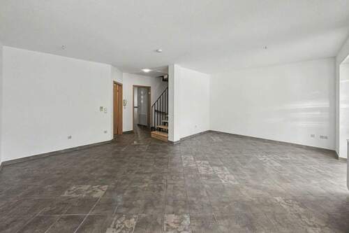 EG Wohnzimmer - 5 Zimmer Etagenwohnung zum Kaufen in Rednitzhembach