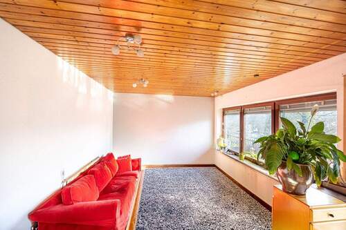 Wohnzimmer Einliegerwohnung - 7 Zimmer Mehrfamilienhaus, Wohnhaus in Schwäbisch Hall