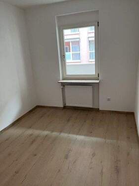 Zimmer - Etagenwohnung mit 83,80 m² in Nürnberg zur Miete