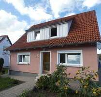 Kleines Einfamilienhaus mit Potenzial in zentraler Lage von Tannhausen