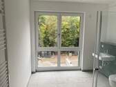 Tageslichtbad mit Walk-In-Dusche - Etagenwohnung mit 67,00 m² in Hannover zur Miete