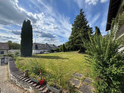 Garten - Herrliches Abrissgrundstück mit Taunusblick - Frankfurt Nieder-Erlenbach