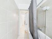 Badewanne und Fliesendetail - 
