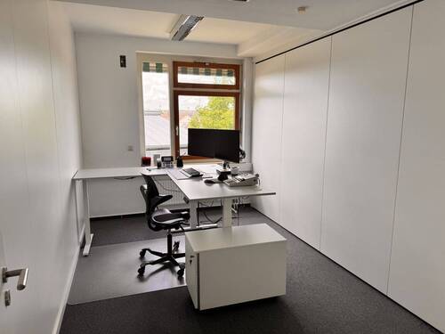 Büro 1 - 