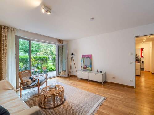 Wohnzimmer - 3 Zimmer Etagenwohnung in München