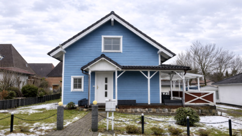 Hausansicht Front - Investieren mit Weitblick statt Spekulation - Besichtigung anfragen!