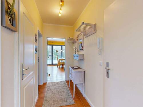 Flur- und Eingangsbereich - 3 Zimmer Etagenwohnung in Ostseeheilbad Zingst
