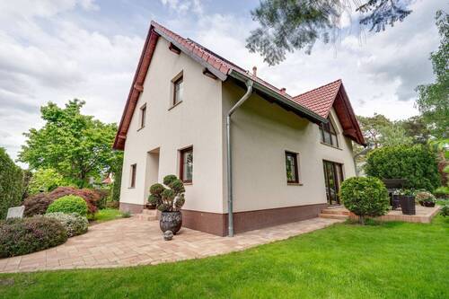 Aussendarstellung - 4 Zimmer Einfamilienhaus zum Kaufen in Berlin / Mahlsdorf-Süd