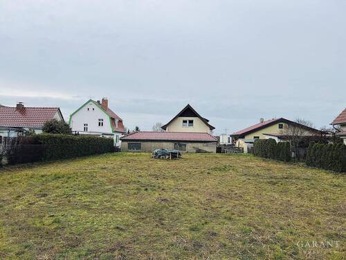 Blick aufs Grundstück - Sonniges Baugrundstück für ein Einfamilienhaus oder Doppelhaus!