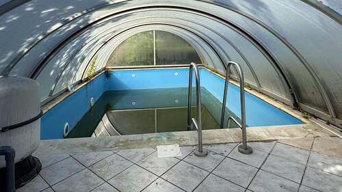 großer, massiver Pool - 