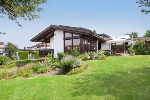 Hausansicht Garten - Einfamilienhaus mit 181,00 m² in Böblingen zum Kaufen