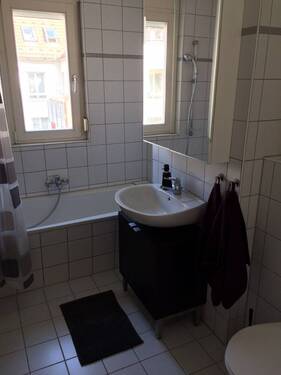 Badezimmer - 3 Zimmer Etagenwohnung zur Miete in Markkleeberg