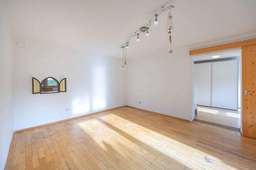 Durchgang zum Anbau - 