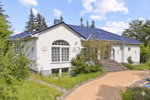 Bild 1 - Großzügiges Familienidyll mit Indoorpool