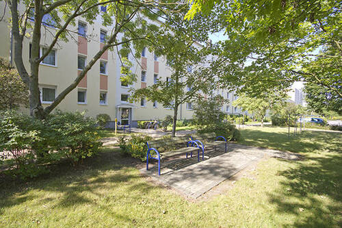 Umfeld - Etagenwohnung mit 68,60 m² in Halle (Saale) zur Miete