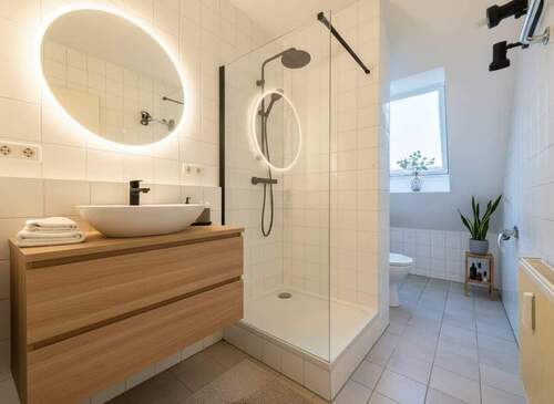 Tageslichtbadezimmer Digitale Möblierung - 2 Zimmer Etagenwohnung in Stuttgart