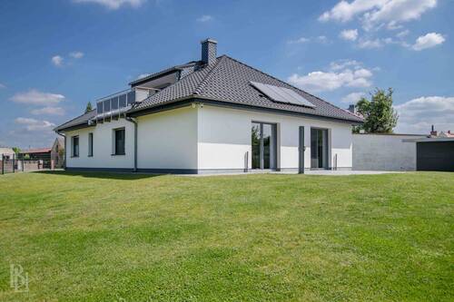 Außenansicht - Familienidylle mit großem Gartengrundstück auf dem Land