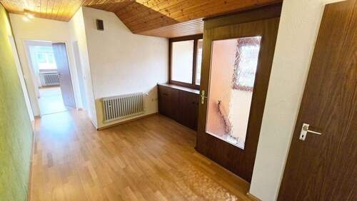 Flur OG zur Treppe abgetrennt.jpg - 