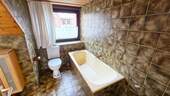 Badezimmer OG mit Wanne.jpg - 