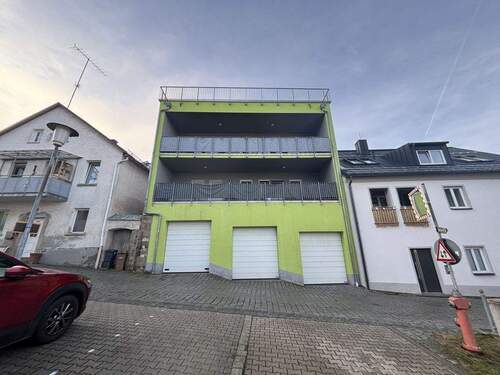 inkl. 4 Garagen - 