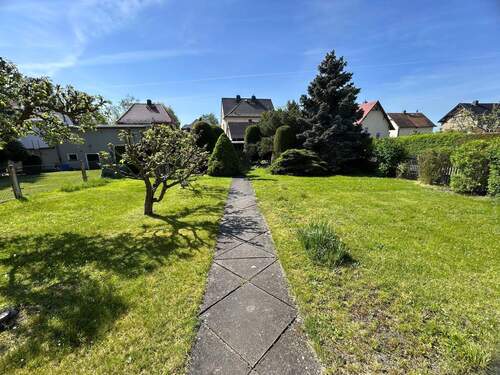 Garten - 6 Zimmer Mehrfamilienhaus, Wohnhaus in Borna